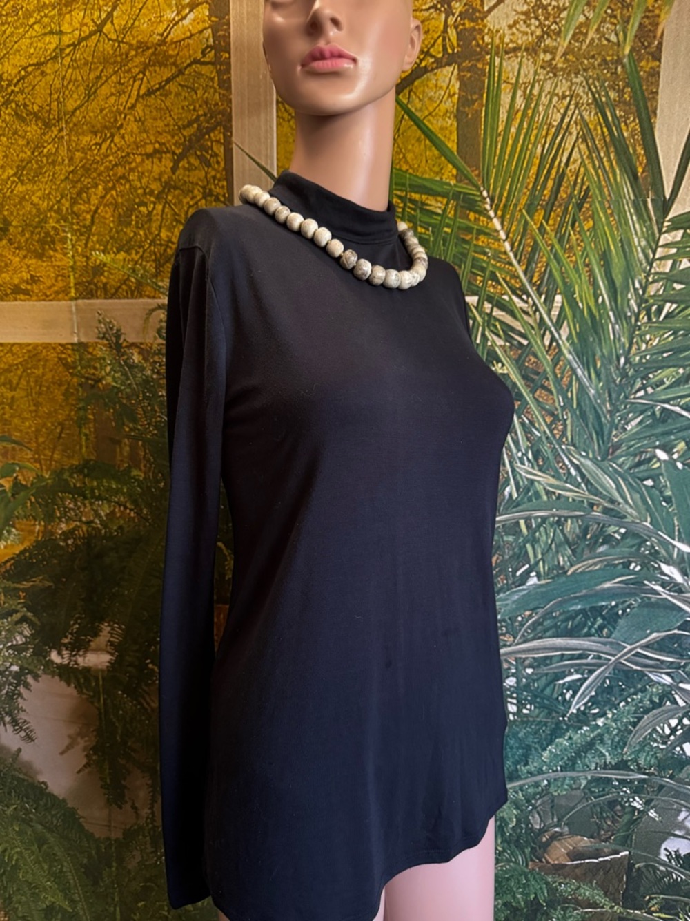 Banana Republic Classic Black Long-Sleeve lightweight Mock Neck Top size XS